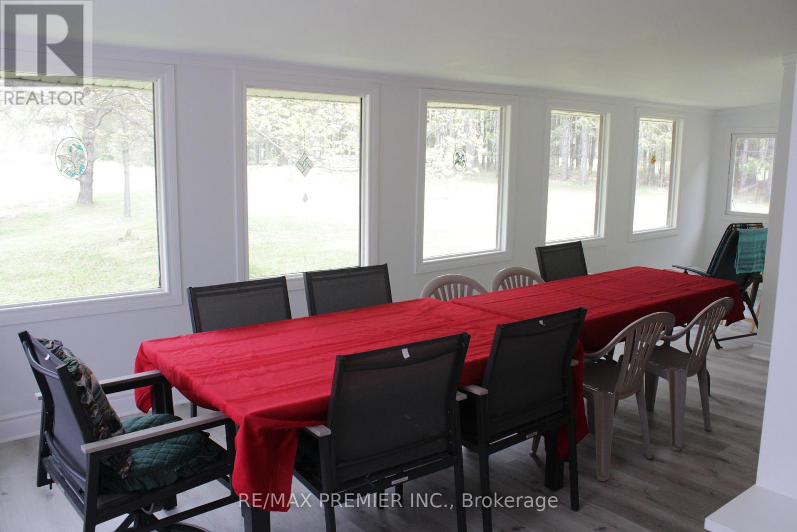 5258 30th Side Road, Essa, Ontario  L0M 1T0 - Photo 17 - N12449690