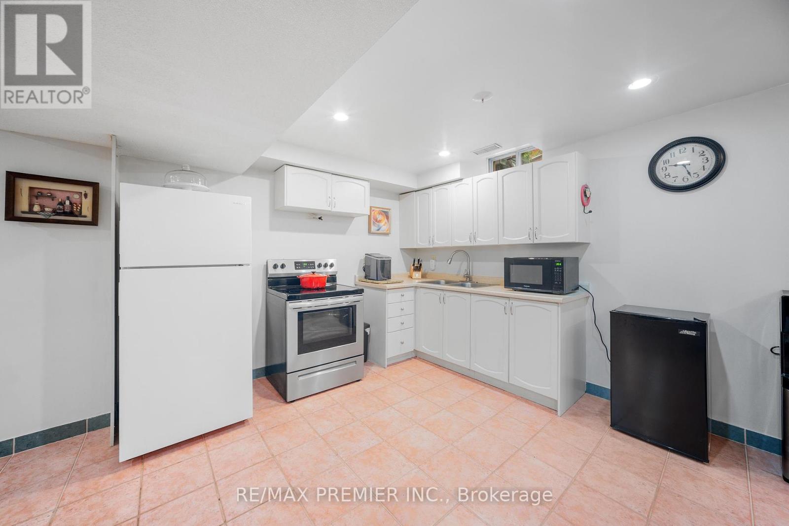 618 Ponting Place, Newmarket, Ontario  L3X 1T4 - Photo 26 - N12449734