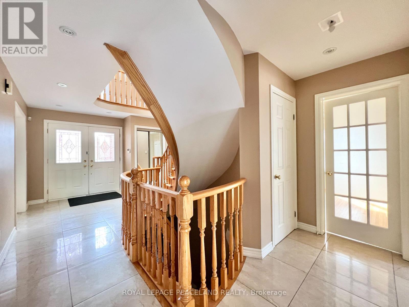 186 Marsi Road, Richmond Hill, Ontario  L4C 5S8 - Photo 3 - N12449746