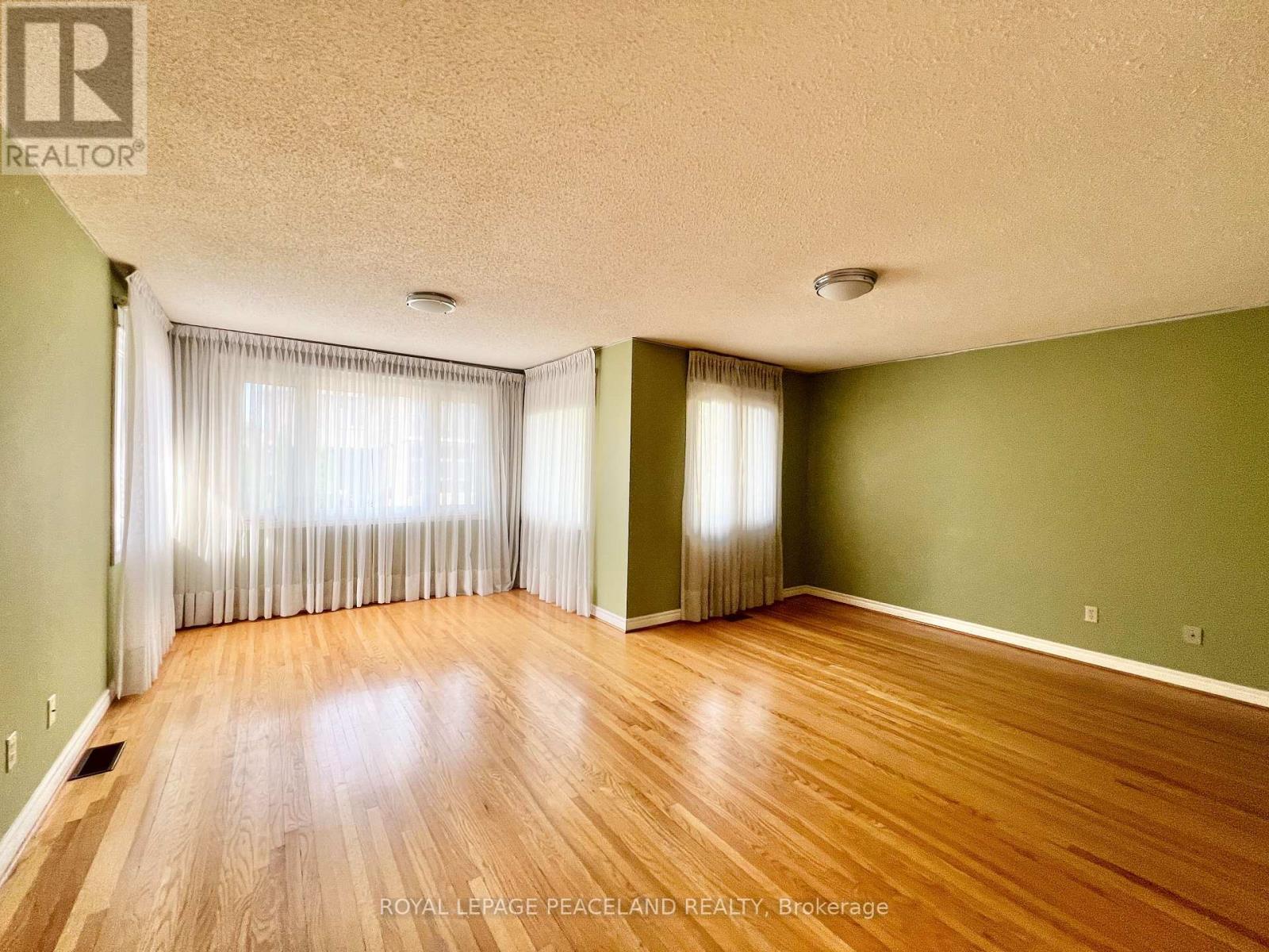 186 Marsi Road, Richmond Hill, Ontario  L4C 5S8 - Photo 9 - N12449746