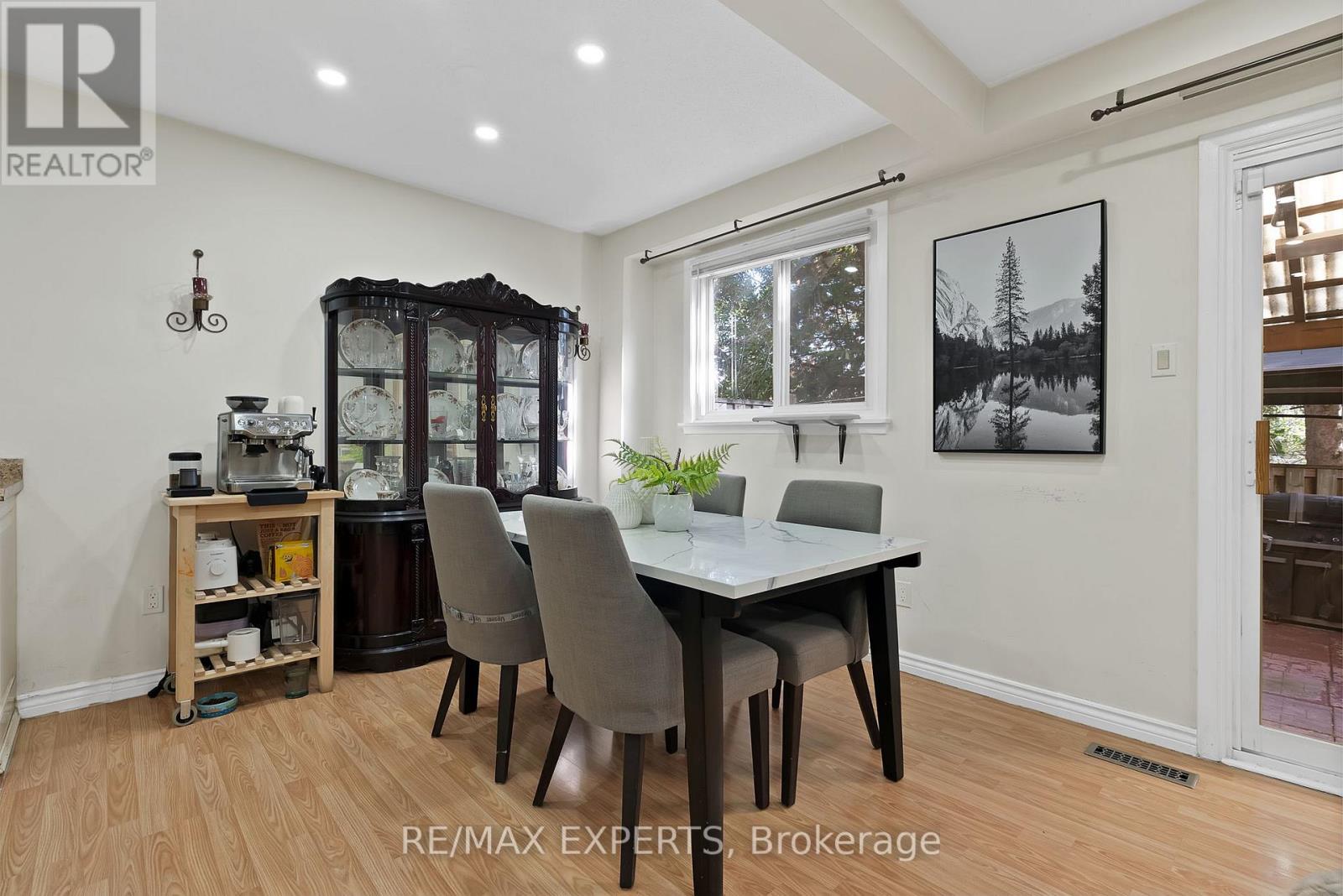 56 San Marino Way, Toronto (Glenfield-Jane Heights), Ontario  M3N 2Y3 - Photo 10 - W12448829