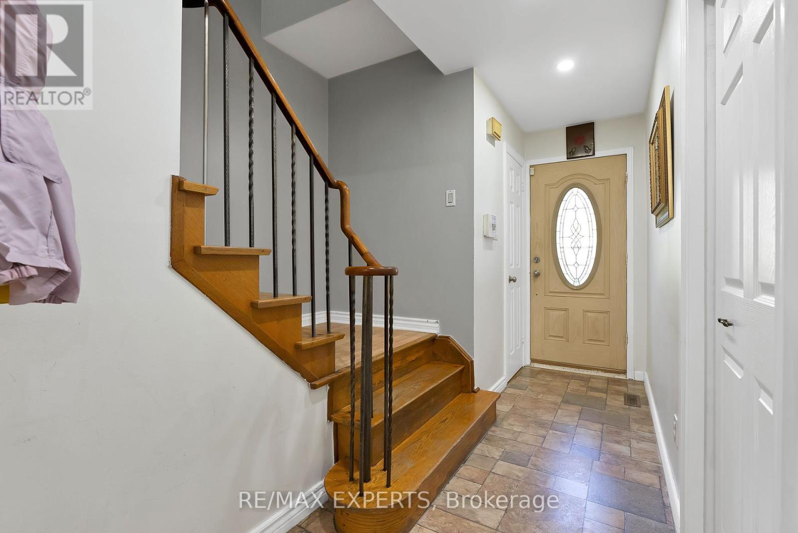 56 San Marino Way, Toronto (Glenfield-Jane Heights), Ontario  M3N 2Y3 - Photo 17 - W12448829