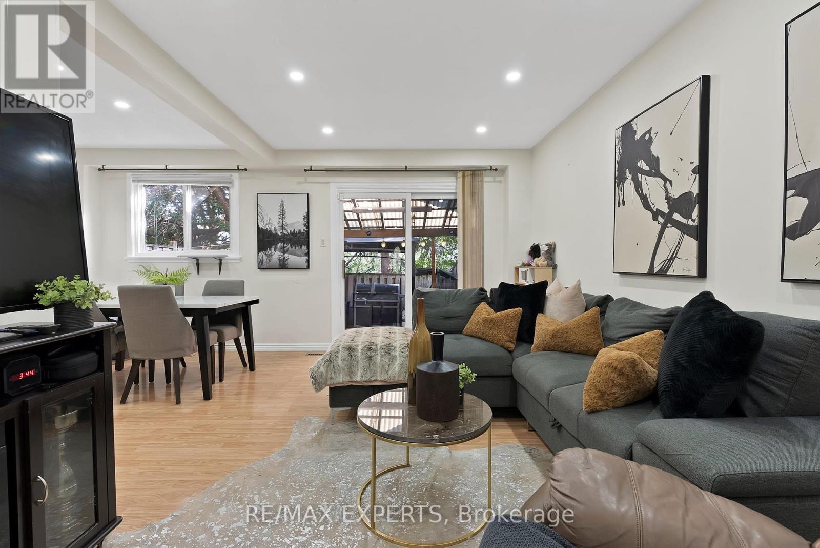 56 San Marino Way, Toronto (Glenfield-Jane Heights), Ontario  M3N 2Y3 - Photo 9 - W12448829
