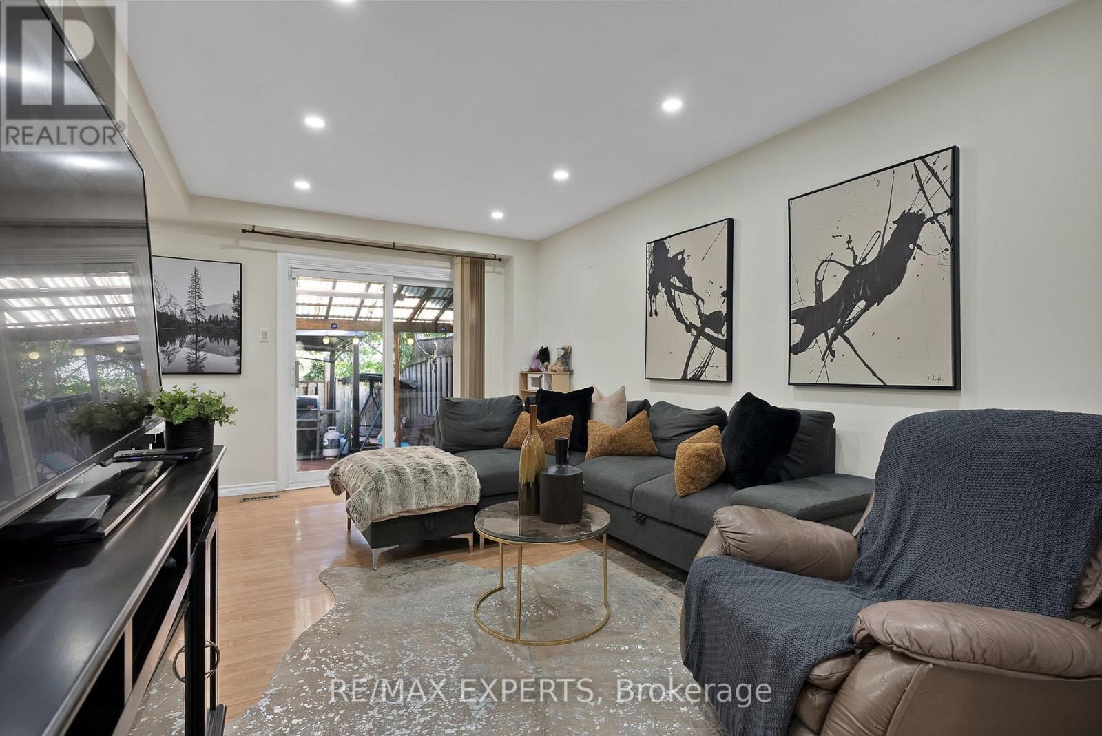 56 San Marino Way, Toronto (Glenfield-Jane Heights), Ontario  M3N 2Y3 - Photo 8 - W12448829