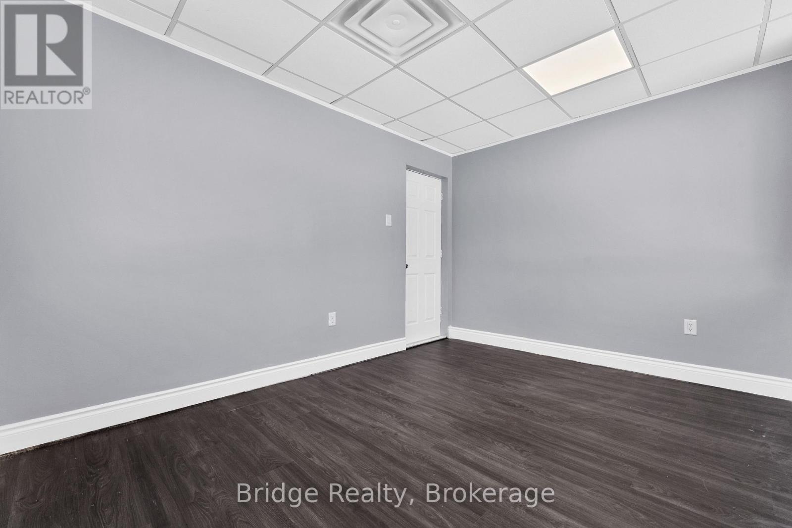 290 Dundas Street, Woodstock, Ontario  N4S 1B2 - Photo 29 - X12449795