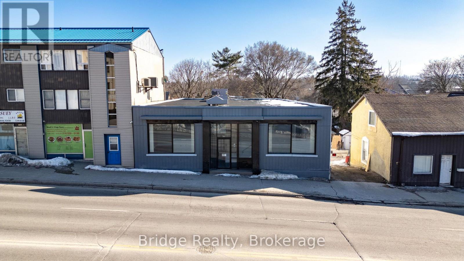 290 Dundas Street, Woodstock, Ontario  N4S 1B2 - Photo 3 - X12449795