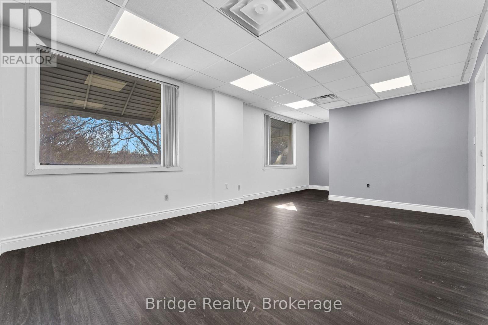 290 Dundas Street, Woodstock, Ontario  N4S 1B2 - Photo 31 - X12449795