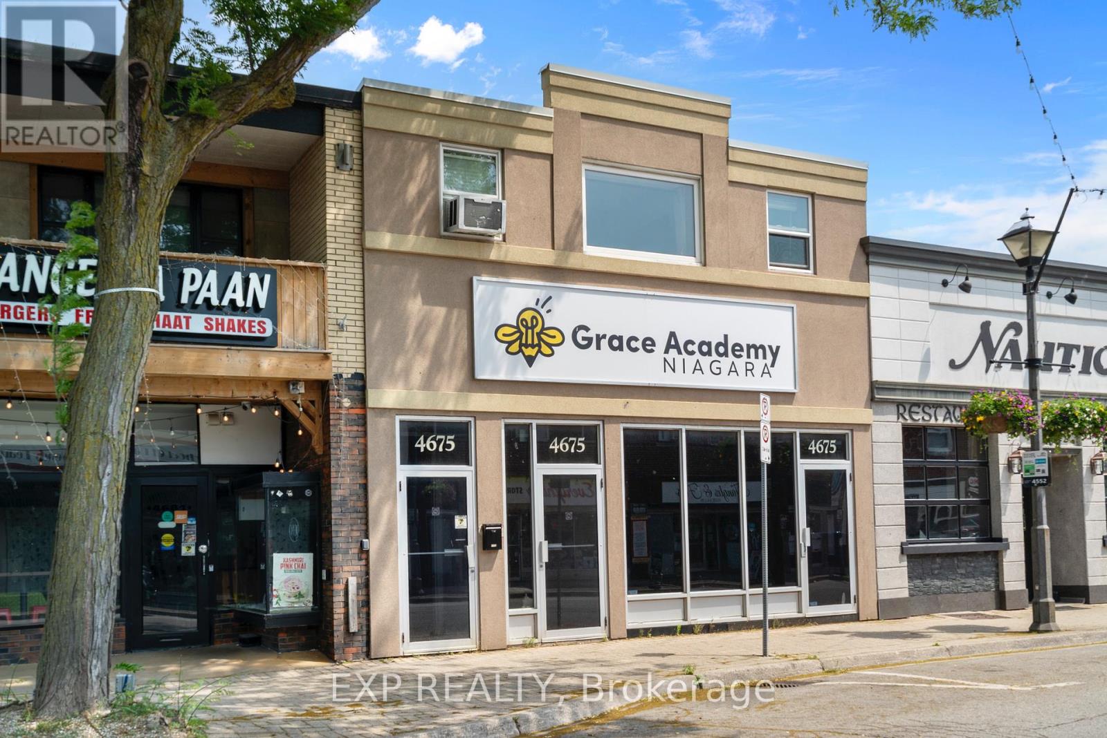 4675 Queen Street, Niagara Falls, Ontario  L2E 2L9 - Photo 2 - X12449794