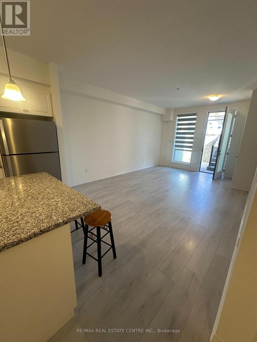 E11 - 261 Woodbine Avenue, Kitchener, Ontario  N2R 0S7 - Photo 10 - X12442009