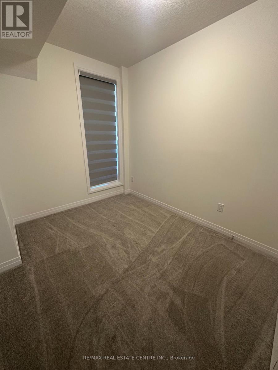 E11 - 261 Woodbine Avenue, Kitchener, Ontario  N2R 0S7 - Photo 12 - X12442009