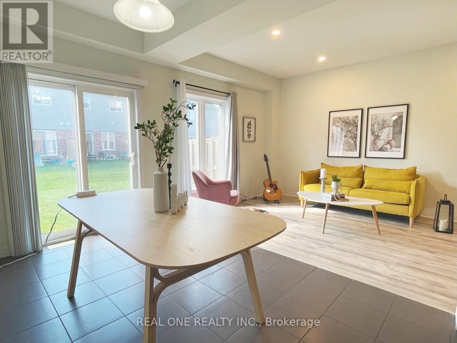 7 Sharp Drive, Hamilton, Ontario  L9K 0J9 - Photo 6 - X12415212