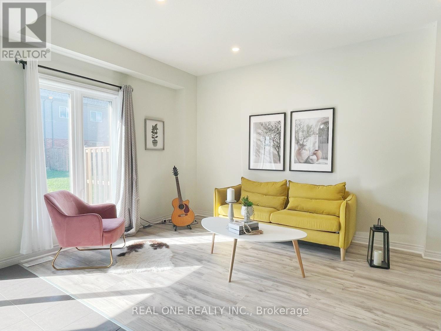 7 Sharp Drive, Hamilton, Ontario  L9K 0J9 - Photo 7 - X12415212