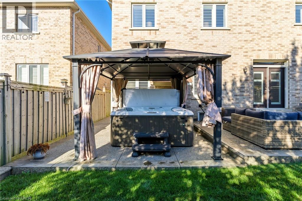 15 Morning Mist Drive, Hamilton, Ontario  L9B 0E5 - Photo 39 - 40777209