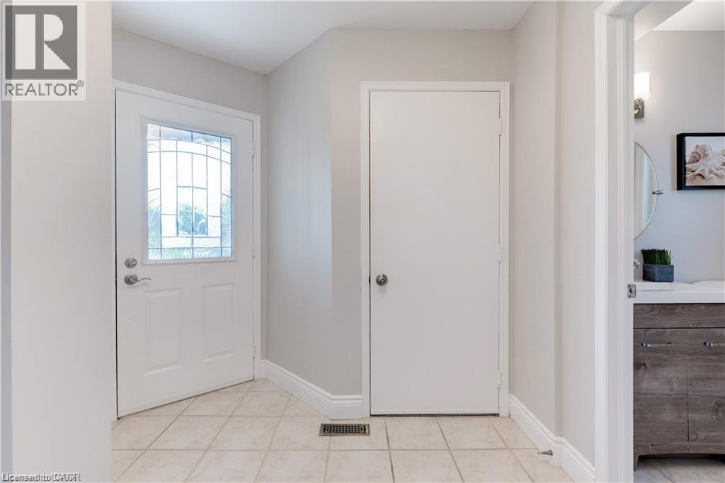 2181 Cleaver Avenue, Burlington, Ontario  L7M 3W5 - Photo 4 - 40777075
