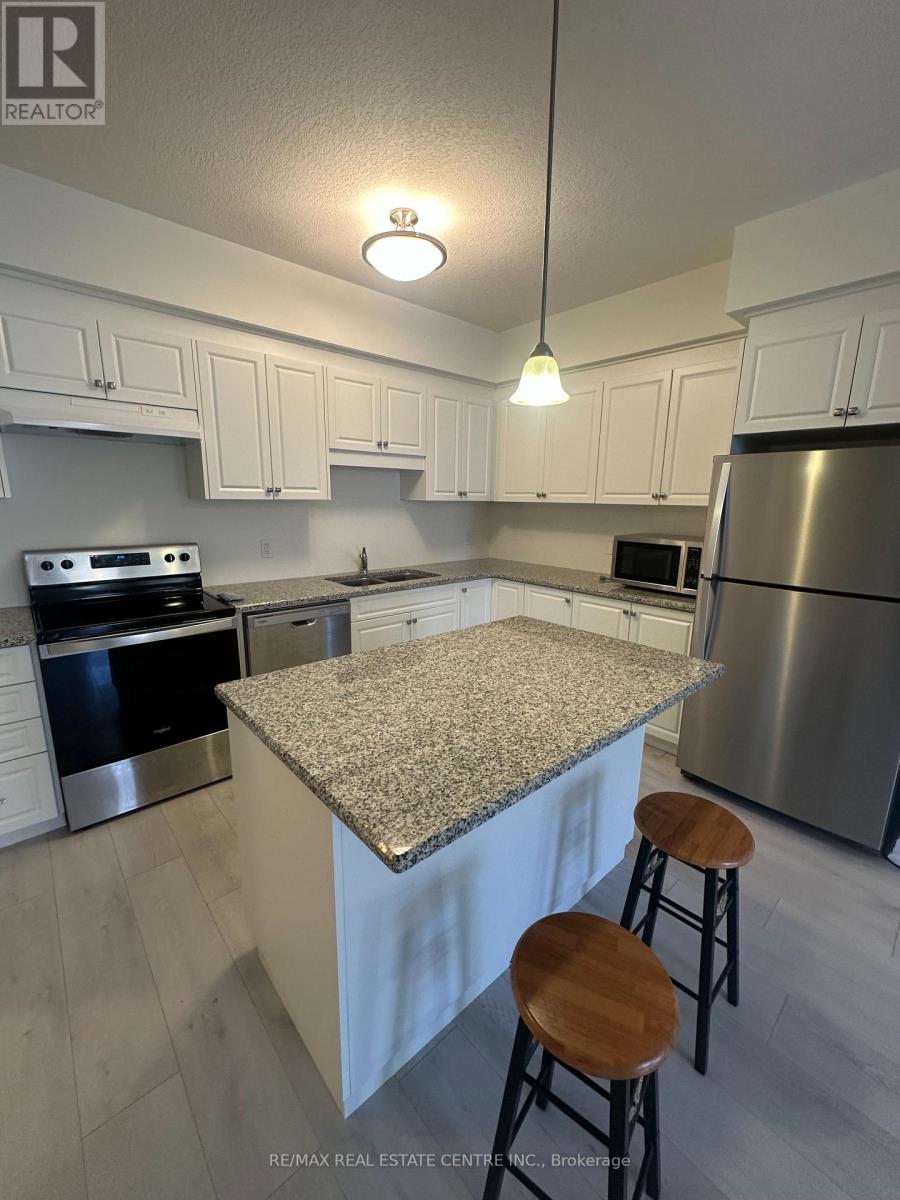 E11 - 261 Woodbine Avenue, Kitchener, Ontario  N2R 0S7 - Photo 5 - X12442009