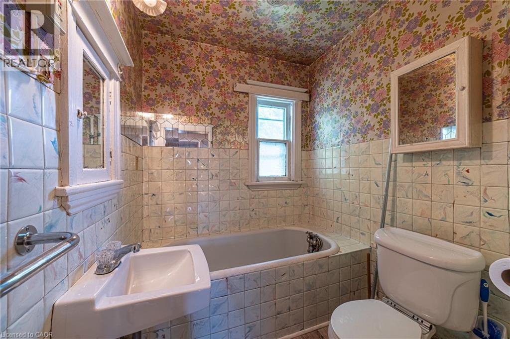35 Sherman Avenue N, Hamilton, Ontario  L8L 6L9 - Photo 14 - 40777036
