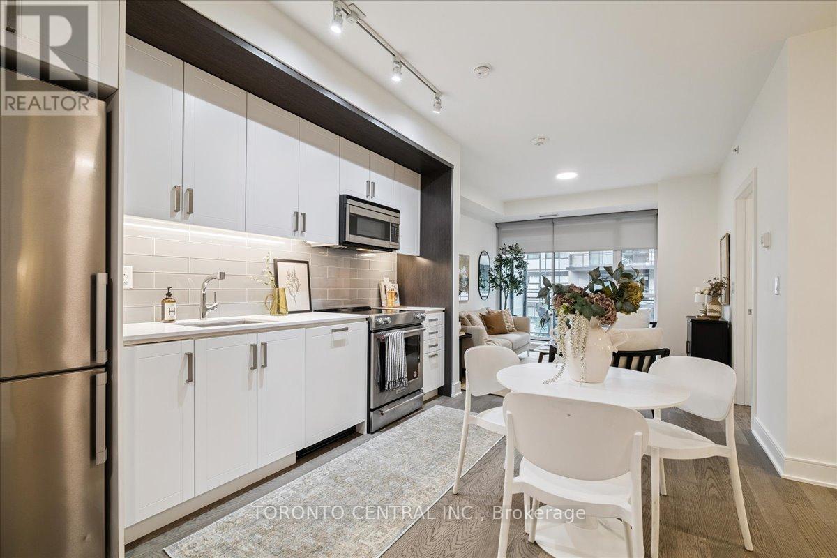 237 - 1575 Lakeshore Road W, Mississauga, Ontario  L5J 1J4 - Photo 6 - W12418023