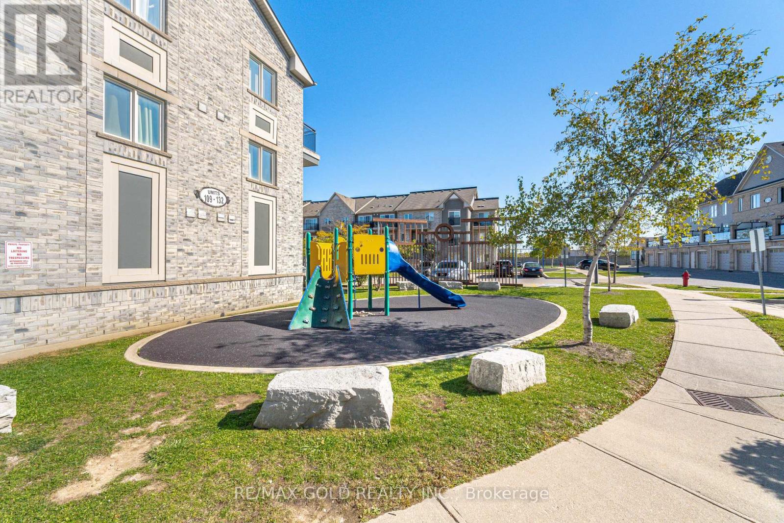 51 - 60 Fairwood Circle, Brampton, Ontario  L6R 0Y6 - Photo 38 - W12439459