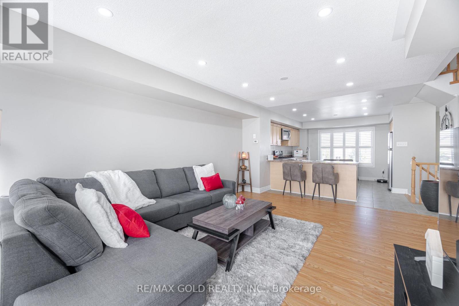 51 - 60 Fairwood Circle, Brampton, Ontario  L6R 0Y6 - Photo 13 - W12439459