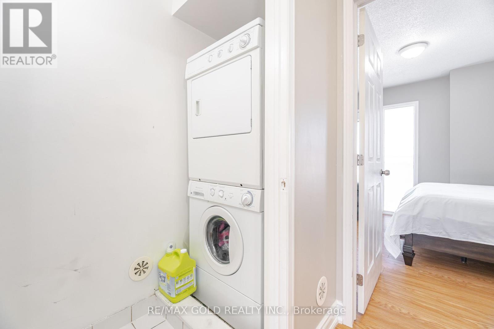 51 - 60 Fairwood Circle, Brampton, Ontario  L6R 0Y6 - Photo 31 - W12439459