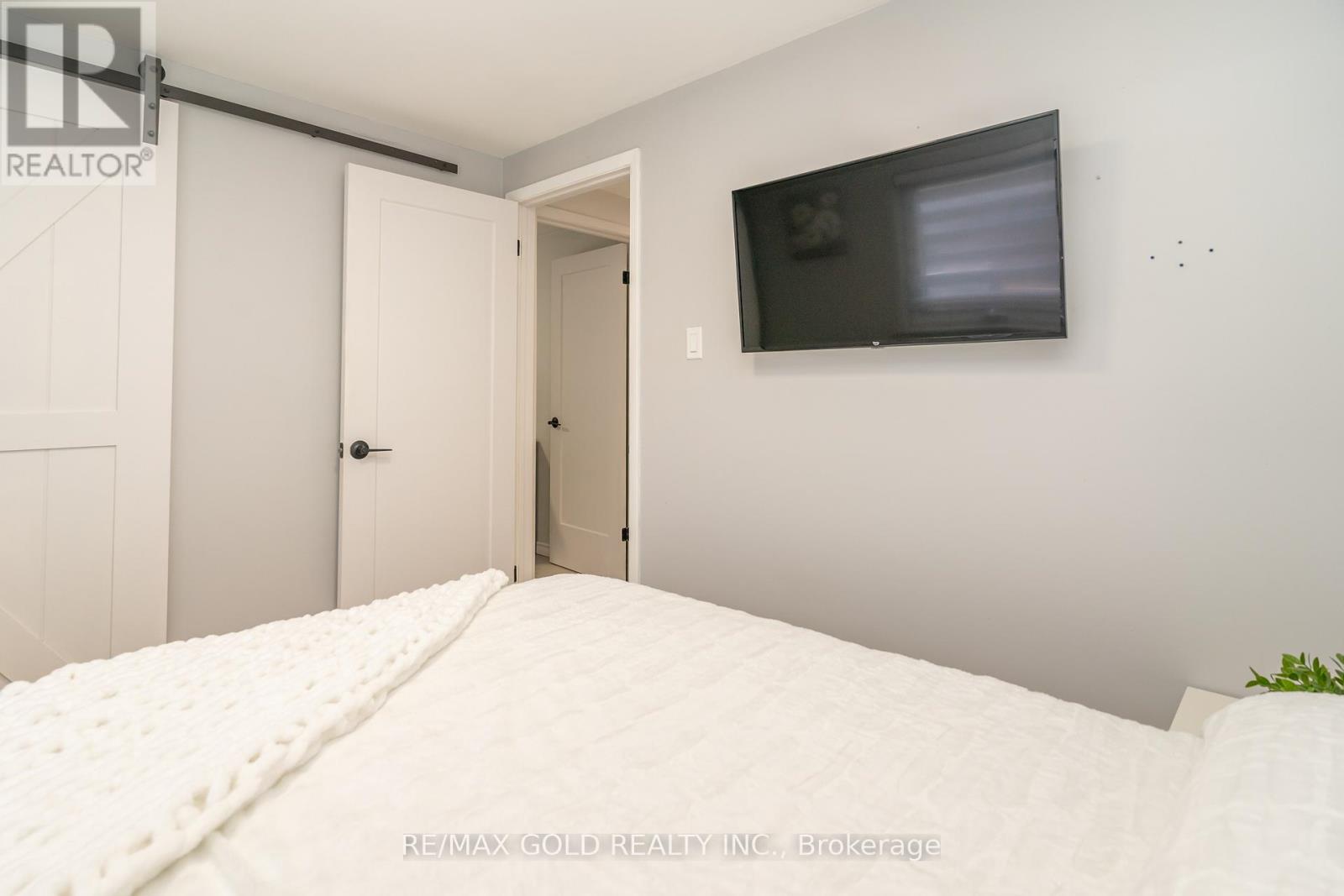 118 Fallingdale Crescent, Brampton, Ontario  L6T 3J6 - Photo 22 - W12449002