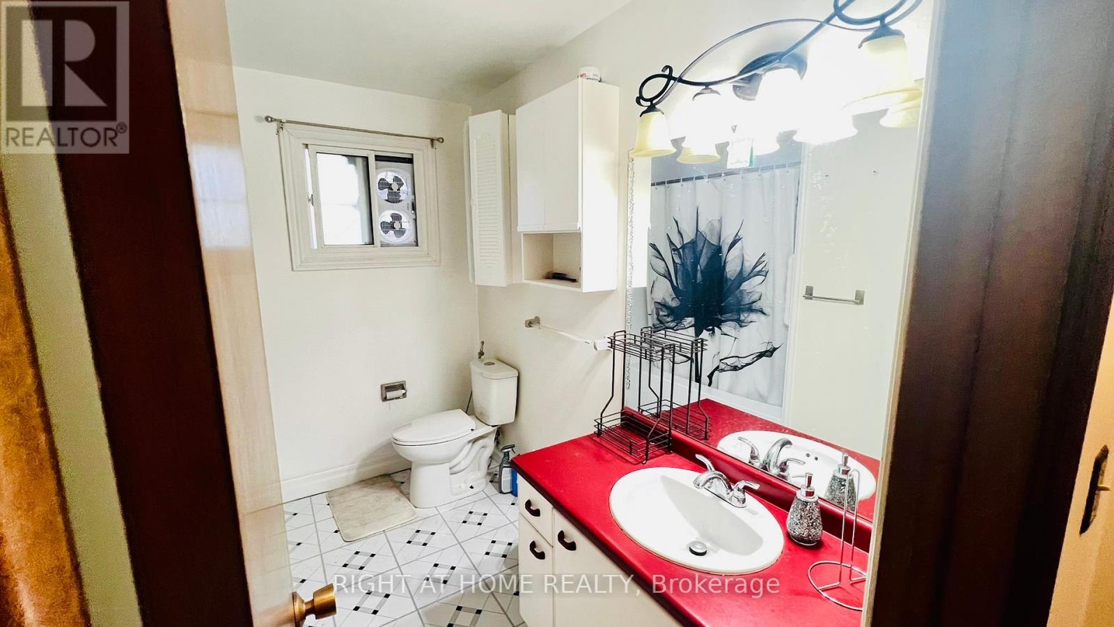 146 St Augustine Drive, St. Catharines (Secord Woods), Ontario  L2P 3W1 - Photo 19 - X12448466