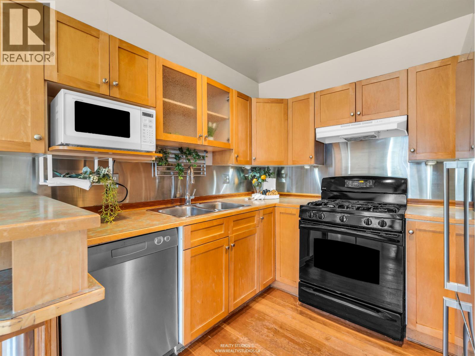 138 W Kings Road, North Vancouver, British Columbia  V7N 2L8 - Photo 10 - R3056168