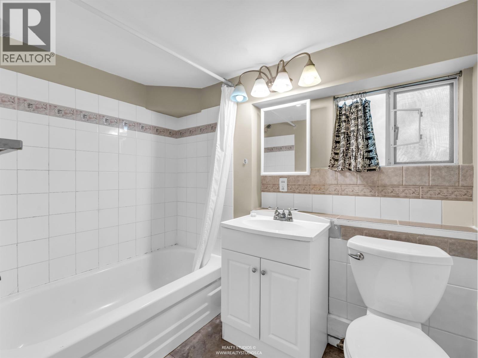 138 W Kings Road, North Vancouver, British Columbia  V7N 2L8 - Photo 29 - R3056168