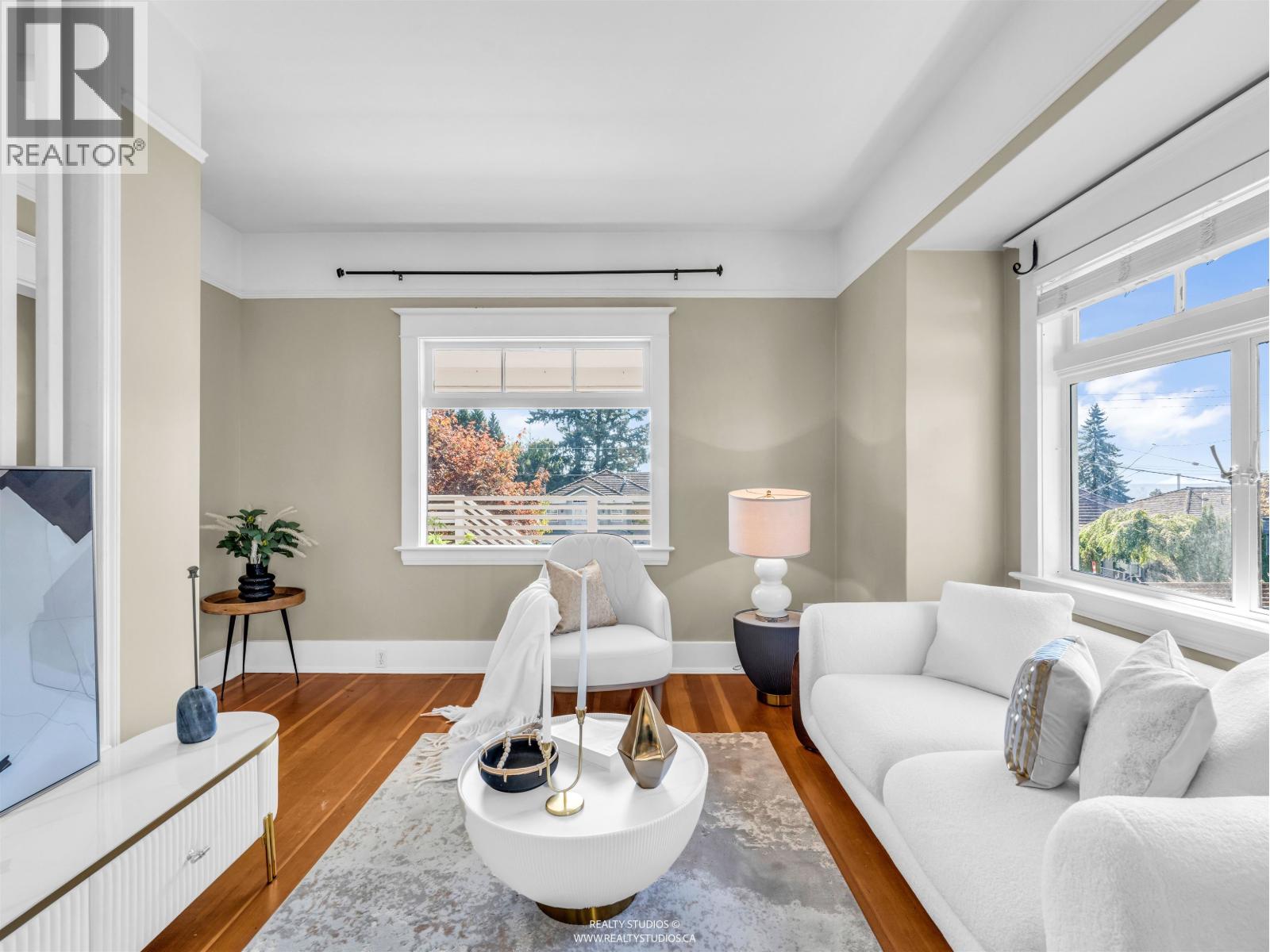 138 W Kings Road, North Vancouver, British Columbia  V7N 2L8 - Photo 3 - R3056168