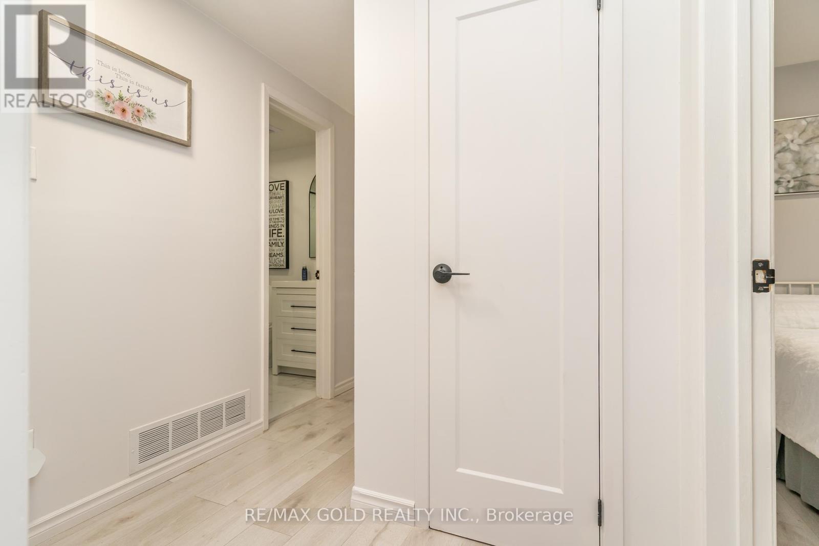 118 Fallingdale Crescent, Brampton, Ontario  L6T 3J6 - Photo 23 - W12449002