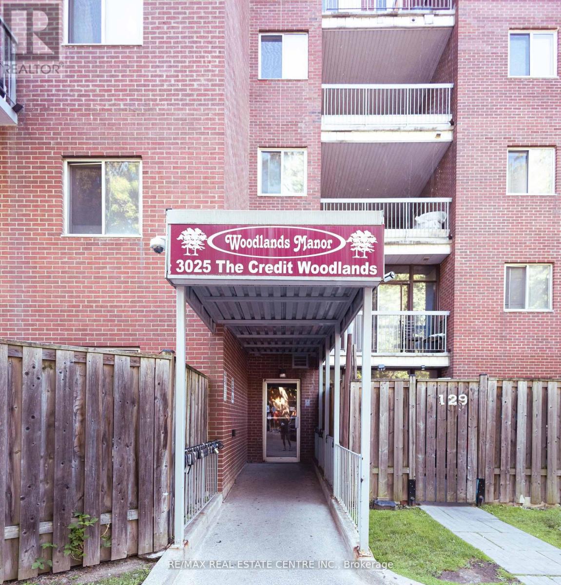 250 - 3025 THE CREDIT WOODLANDS, Mississauga, Ontario