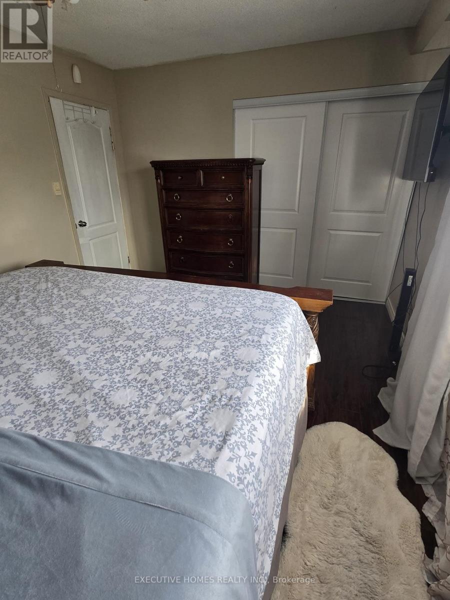 61 Collins Crescent, Brampton, Ontario  L6V 3N1 - Photo 23 - W12449623