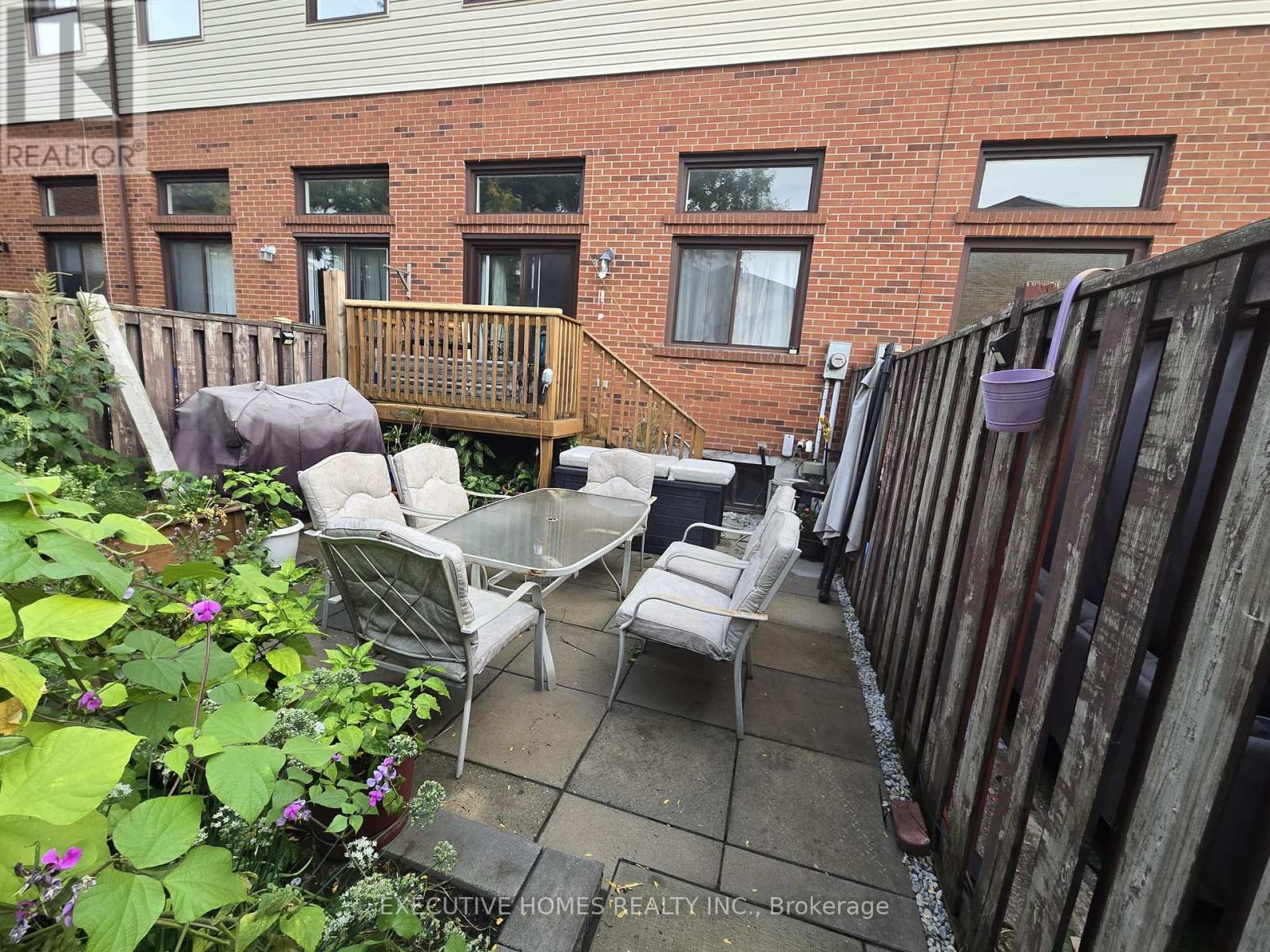 61 Collins Crescent, Brampton, Ontario  L6V 3N1 - Photo 25 - W12449623