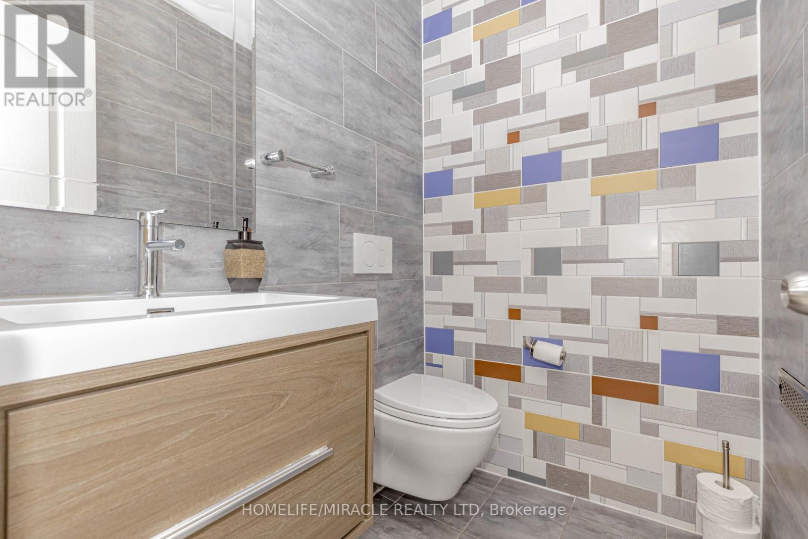 98 Masters Green Crescent, Brampton, Ontario  L7A 3K5 - Photo 12 - W12449659