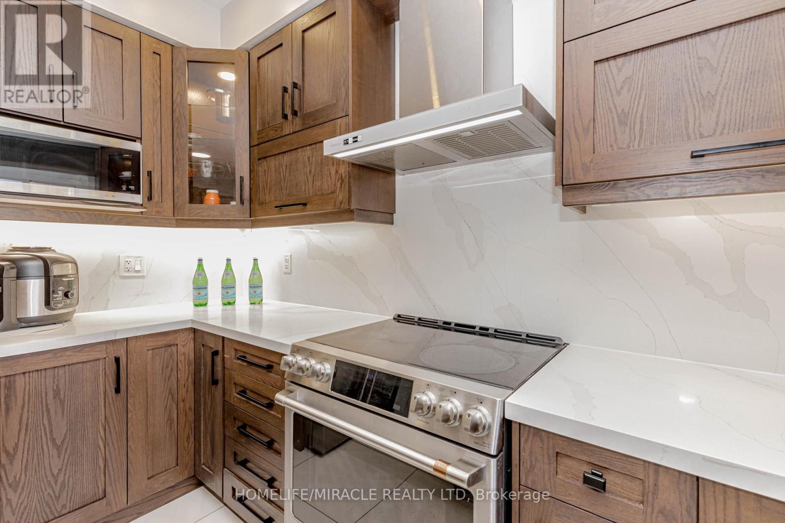 98 Masters Green Crescent, Brampton, Ontario  L7A 3K5 - Photo 20 - W12449659