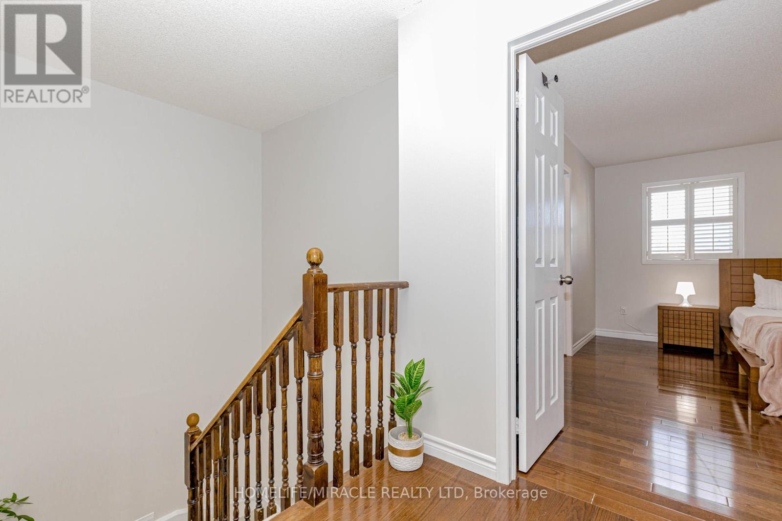 98 Masters Green Crescent, Brampton, Ontario  L7A 3K5 - Photo 23 - W12449659