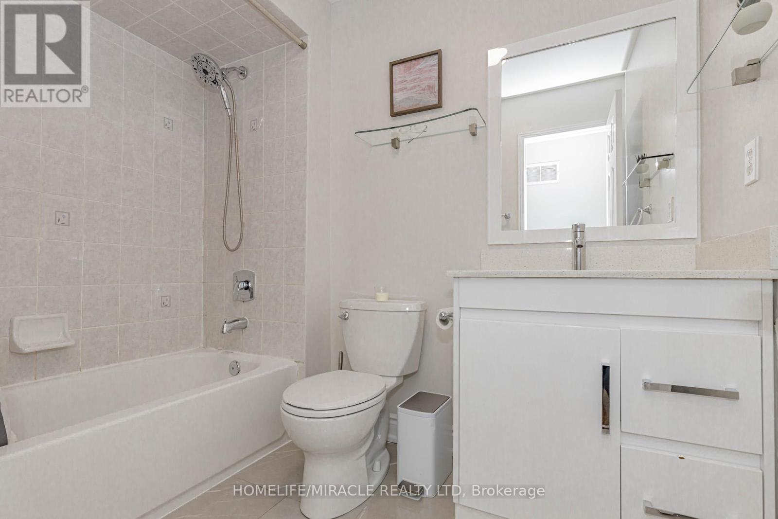 98 Masters Green Crescent, Brampton, Ontario  L7A 3K5 - Photo 34 - W12449659