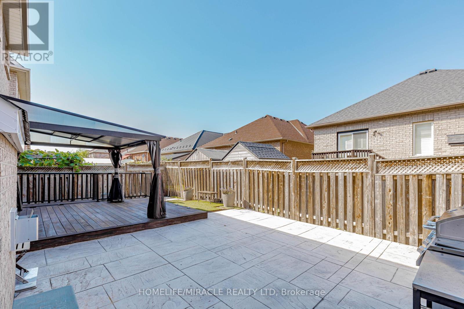 98 Masters Green Crescent, Brampton, Ontario  L7A 3K5 - Photo 47 - W12449659