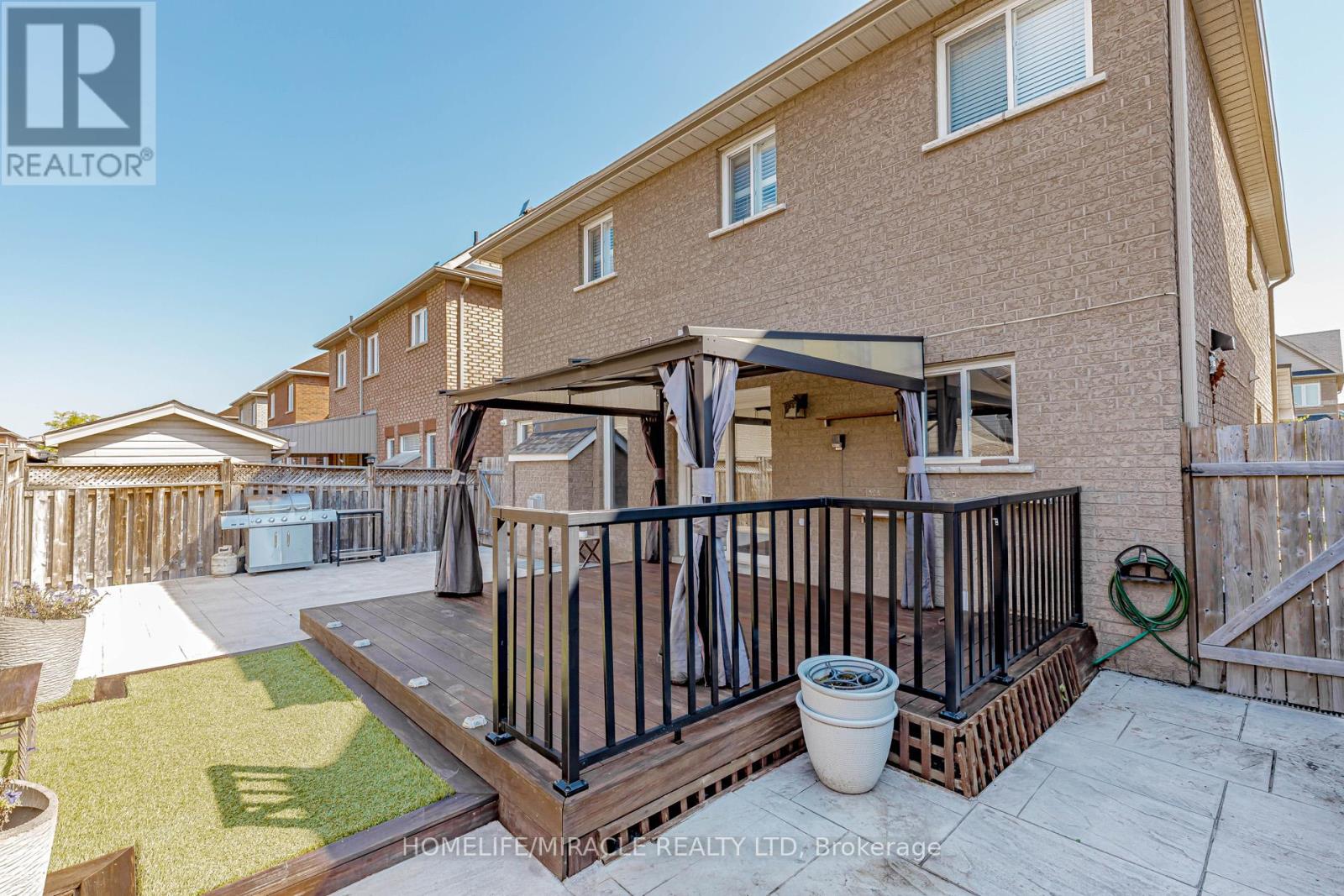 98 Masters Green Crescent, Brampton, Ontario  L7A 3K5 - Photo 49 - W12449659
