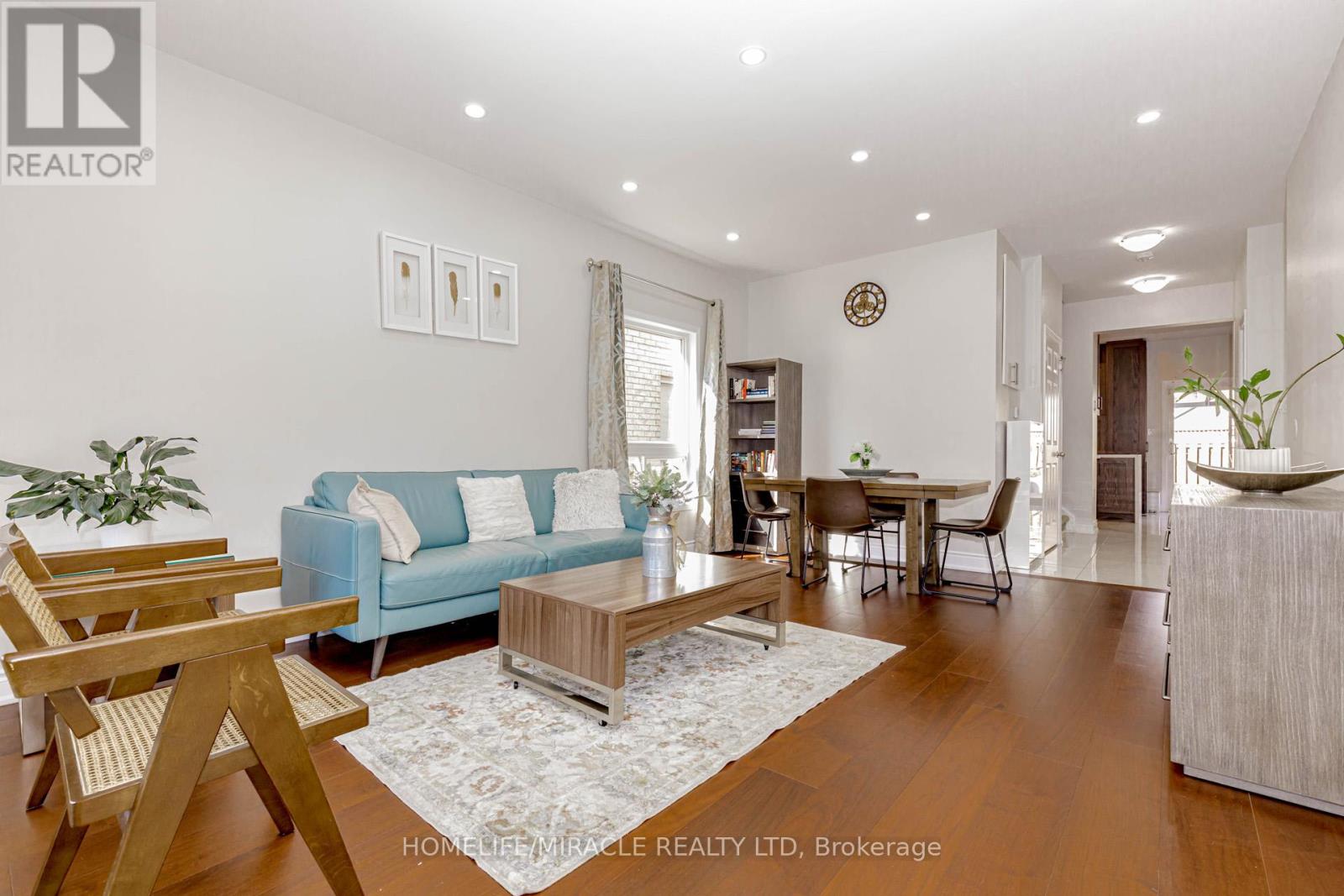 98 Masters Green Crescent, Brampton, Ontario  L7A 3K5 - Photo 7 - W12449659
