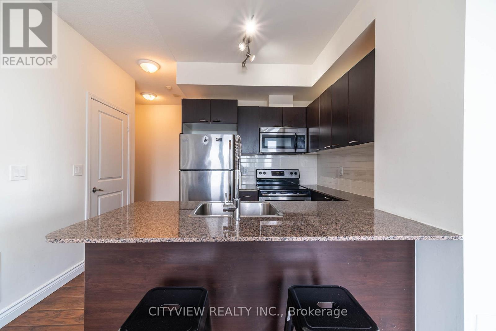 911 - 385 Prince Of Wales Drive, Mississauga, Ontario  L5B 0C6 - Photo 12 - W12449666