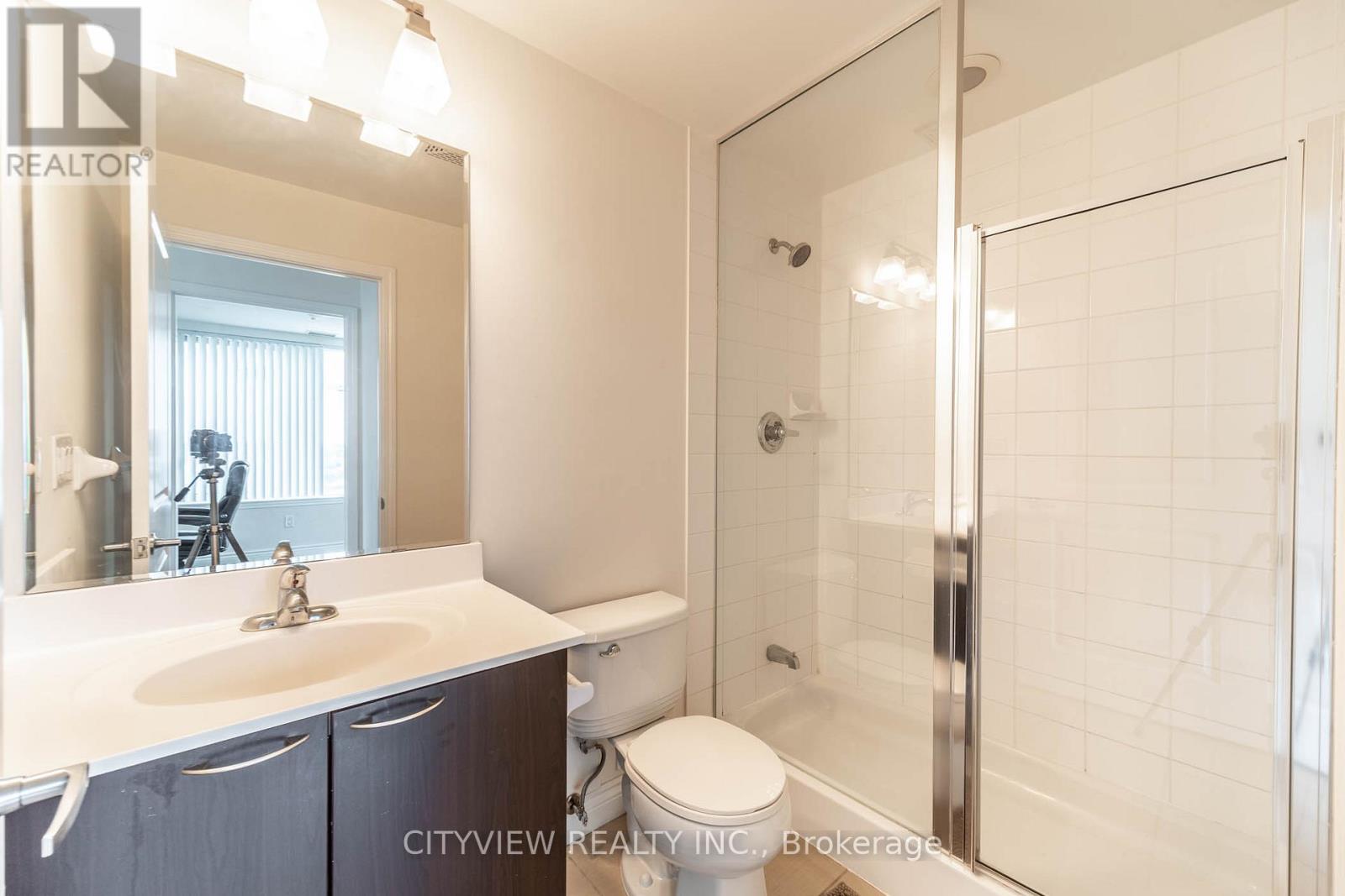 911 - 385 Prince Of Wales Drive, Mississauga, Ontario  L5B 0C6 - Photo 17 - W12449666