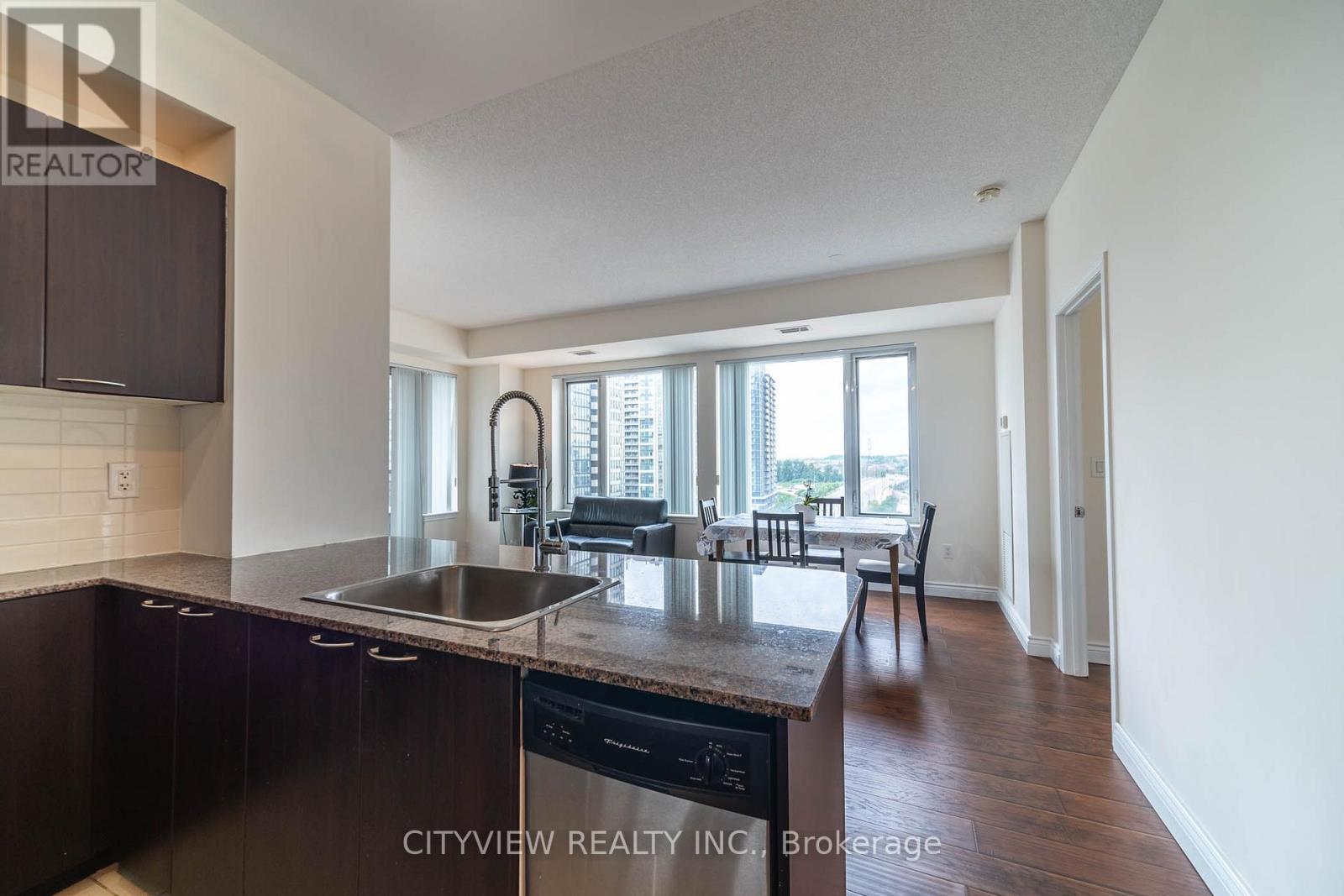 911 - 385 Prince Of Wales Drive, Mississauga, Ontario  L5B 0C6 - Photo 4 - W12449666