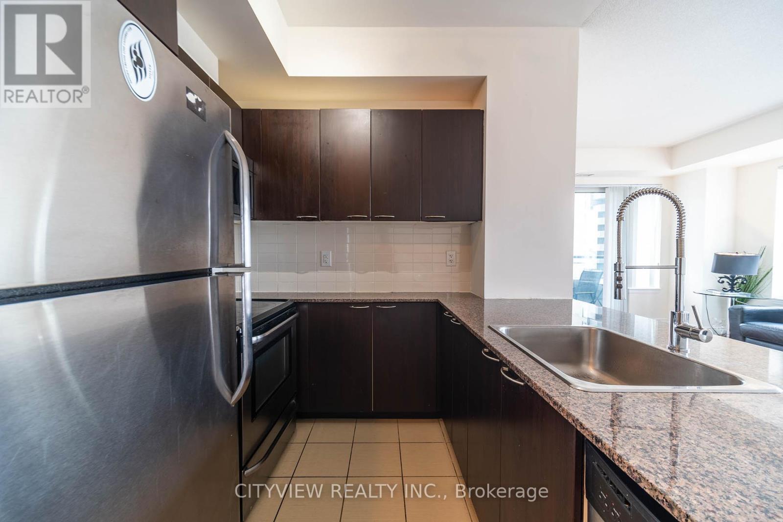 911 - 385 Prince Of Wales Drive, Mississauga, Ontario  L5B 0C6 - Photo 5 - W12449666