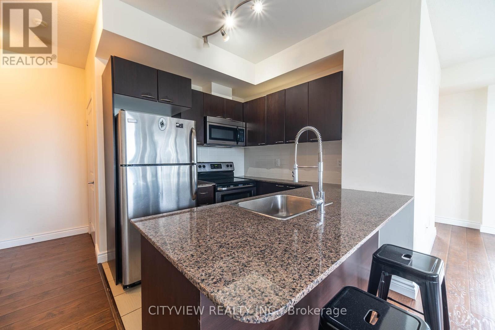 911 - 385 Prince Of Wales Drive, Mississauga, Ontario  L5B 0C6 - Photo 6 - W12449666