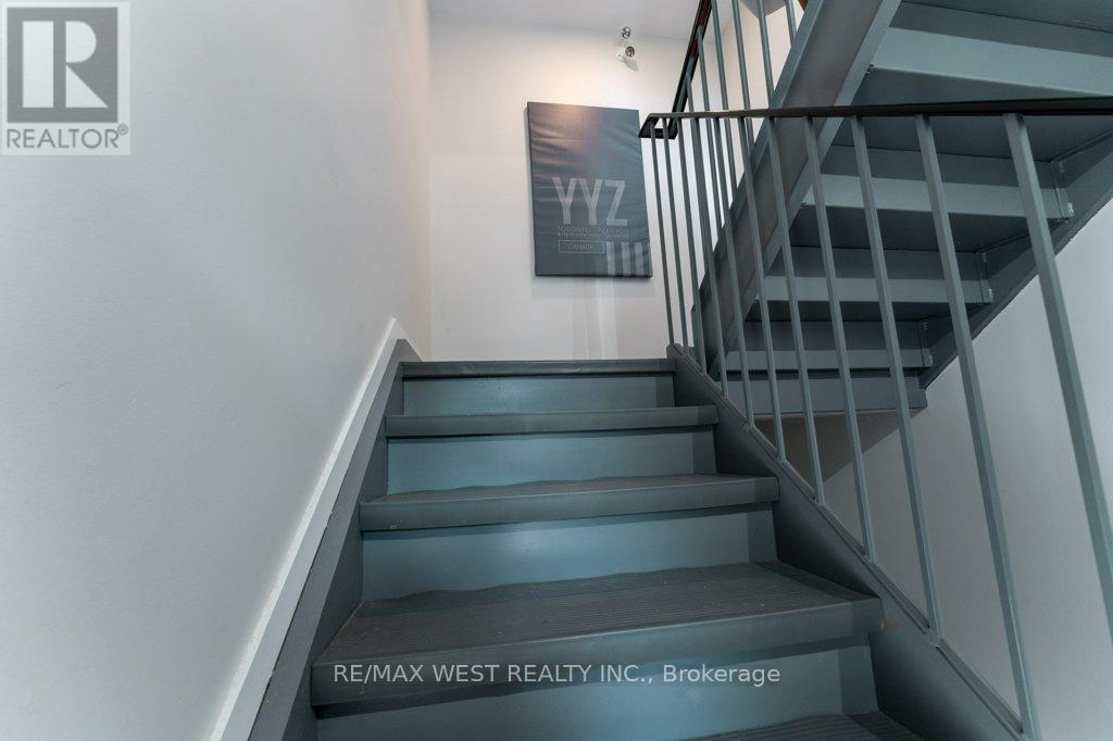 167 Quebec Avenue, Toronto, Ontario  M6S 3W1 - Photo 18 - W12449672