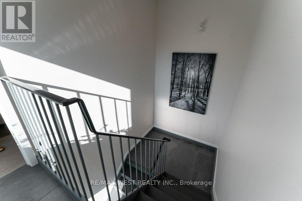 167 Quebec Avenue, Toronto, Ontario  M6S 3W1 - Photo 22 - W12449672