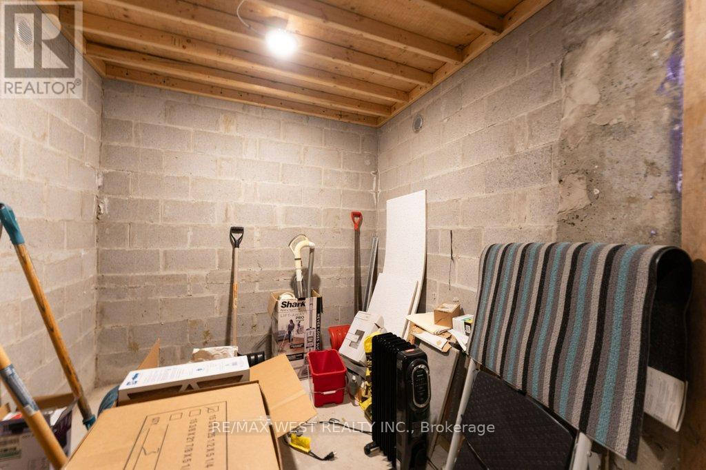 167 Quebec Avenue, Toronto, Ontario  M6S 3W1 - Photo 24 - W12449672