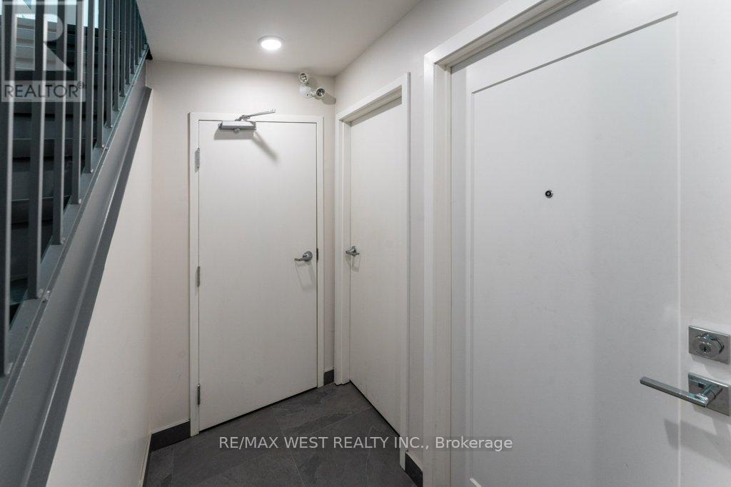 167 Quebec Avenue, Toronto, Ontario  M6S 3W1 - Photo 29 - W12449672