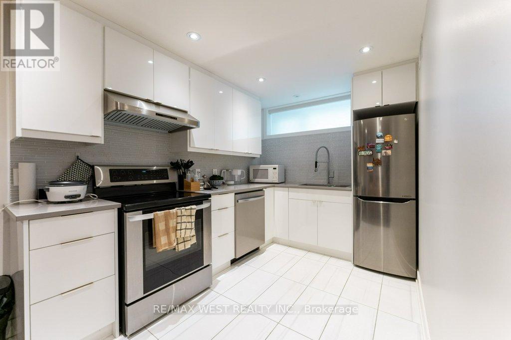 167 Quebec Avenue, Toronto, Ontario  M6S 3W1 - Photo 37 - W12449672